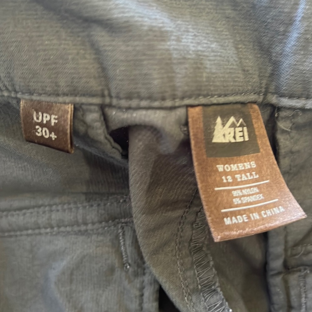 Women’s REI hiking pants with zip off legs size 12 tall